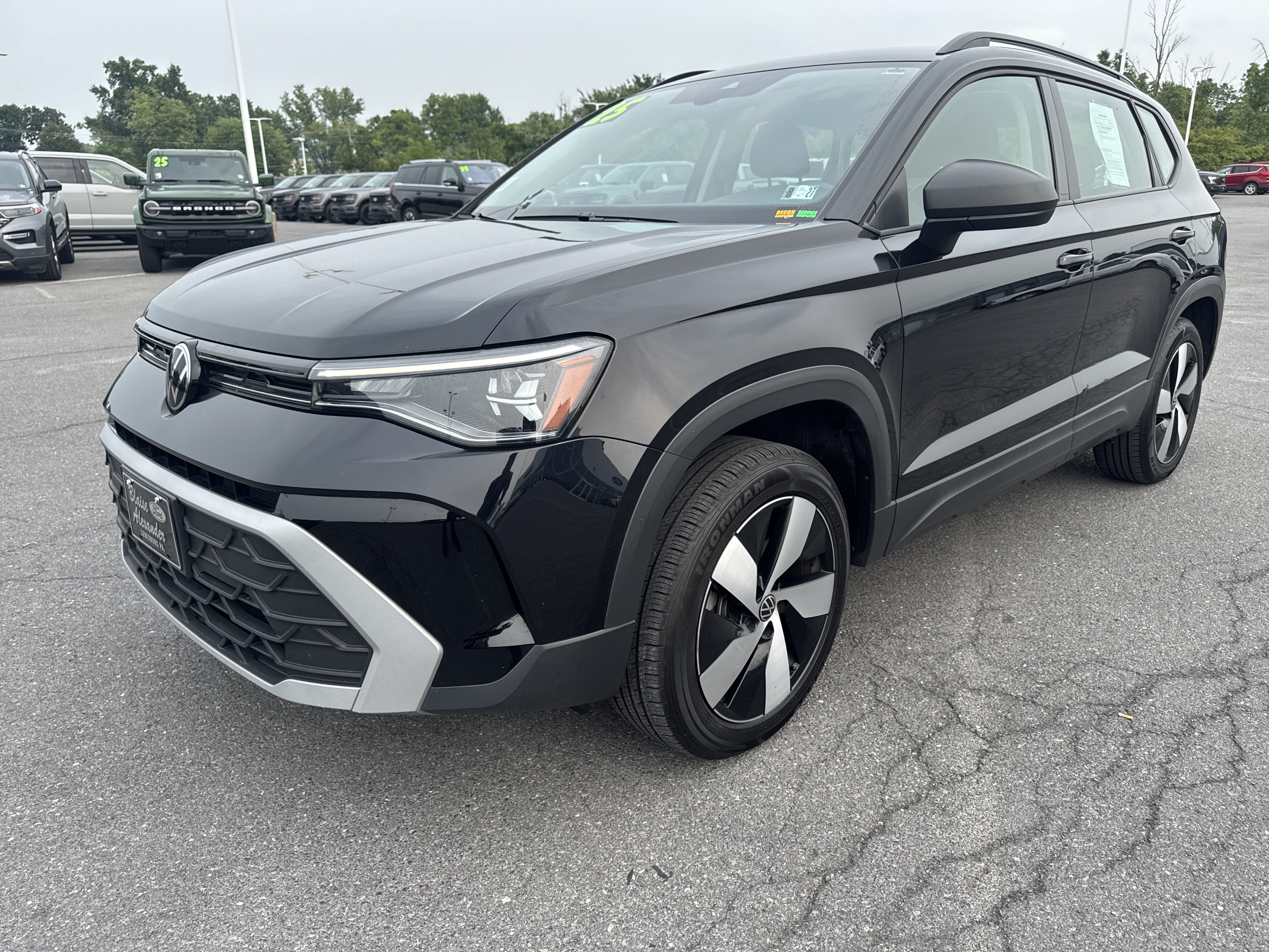 Used 2025 Volkswagen Taos S AWD/4WD image 8