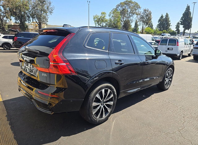 Used 2025 Volvo XC60 B5 Plus AWD/4WD image 4
