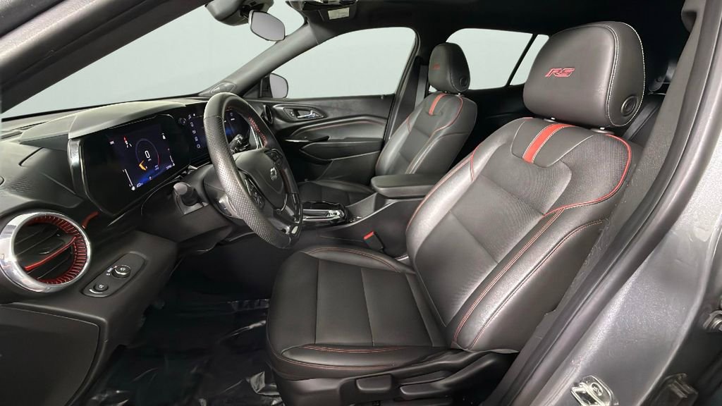 Used 2024 Chevrolet Trax RS w/ Sunroof Package image 17