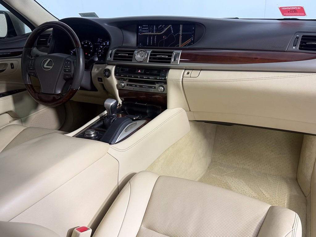 Used 2016 Lexus LS 460 w/ Comfort Package RWD image 15
