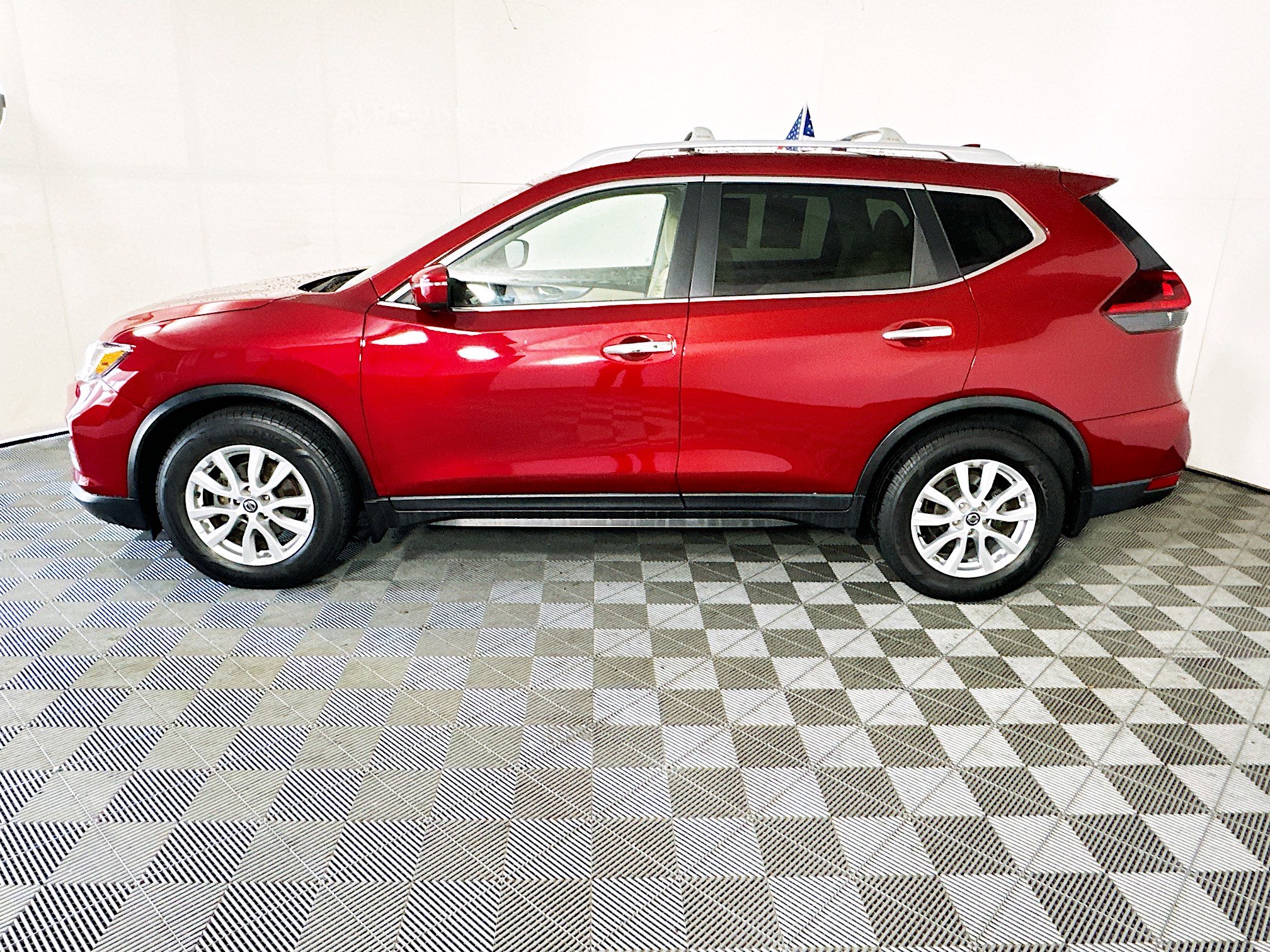 Used 2020 Nissan Rogue SV FWD image 6