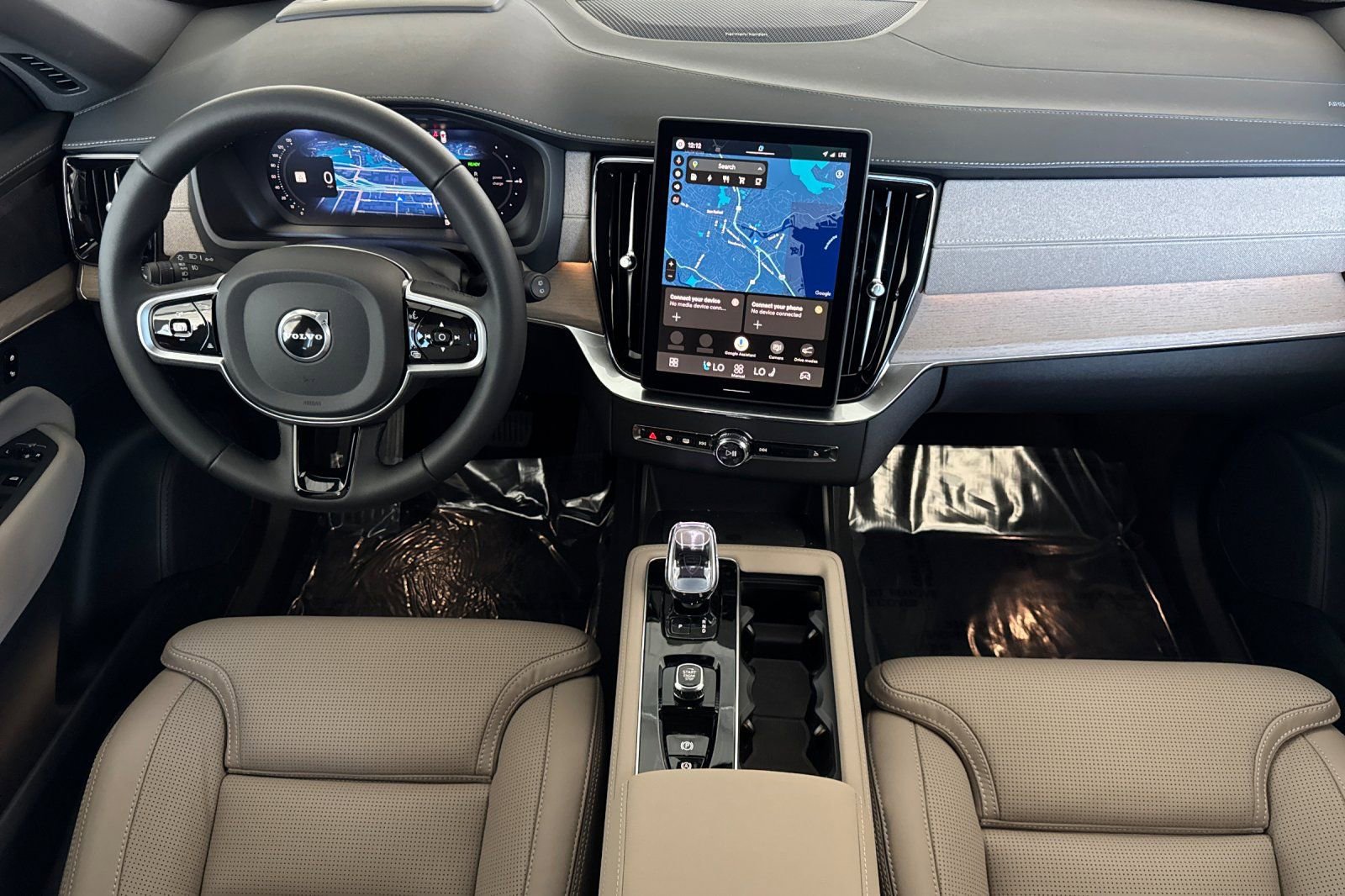 New 2026 Volvo XC90 T8 Ultra image 3