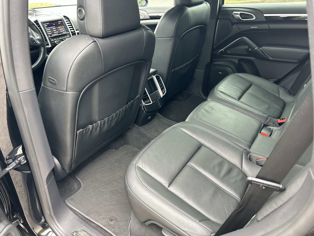 Used 2014 Porsche Cayenne Platinum Edition AWD/4WD image 22