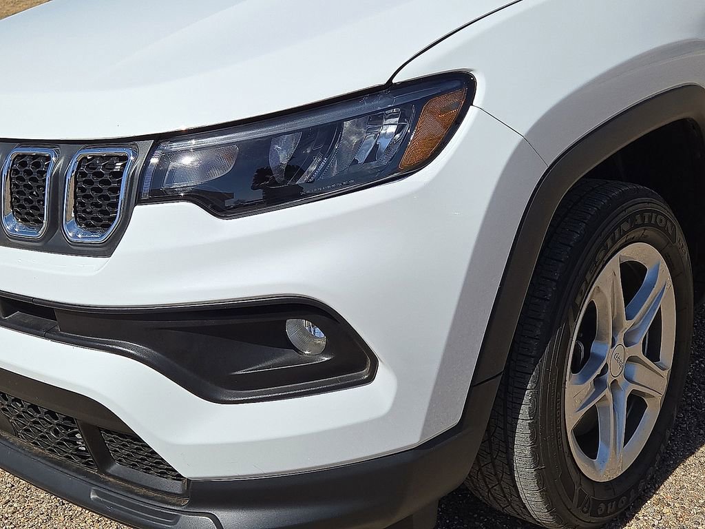 Used 2024 Jeep Compass Latitude image 9