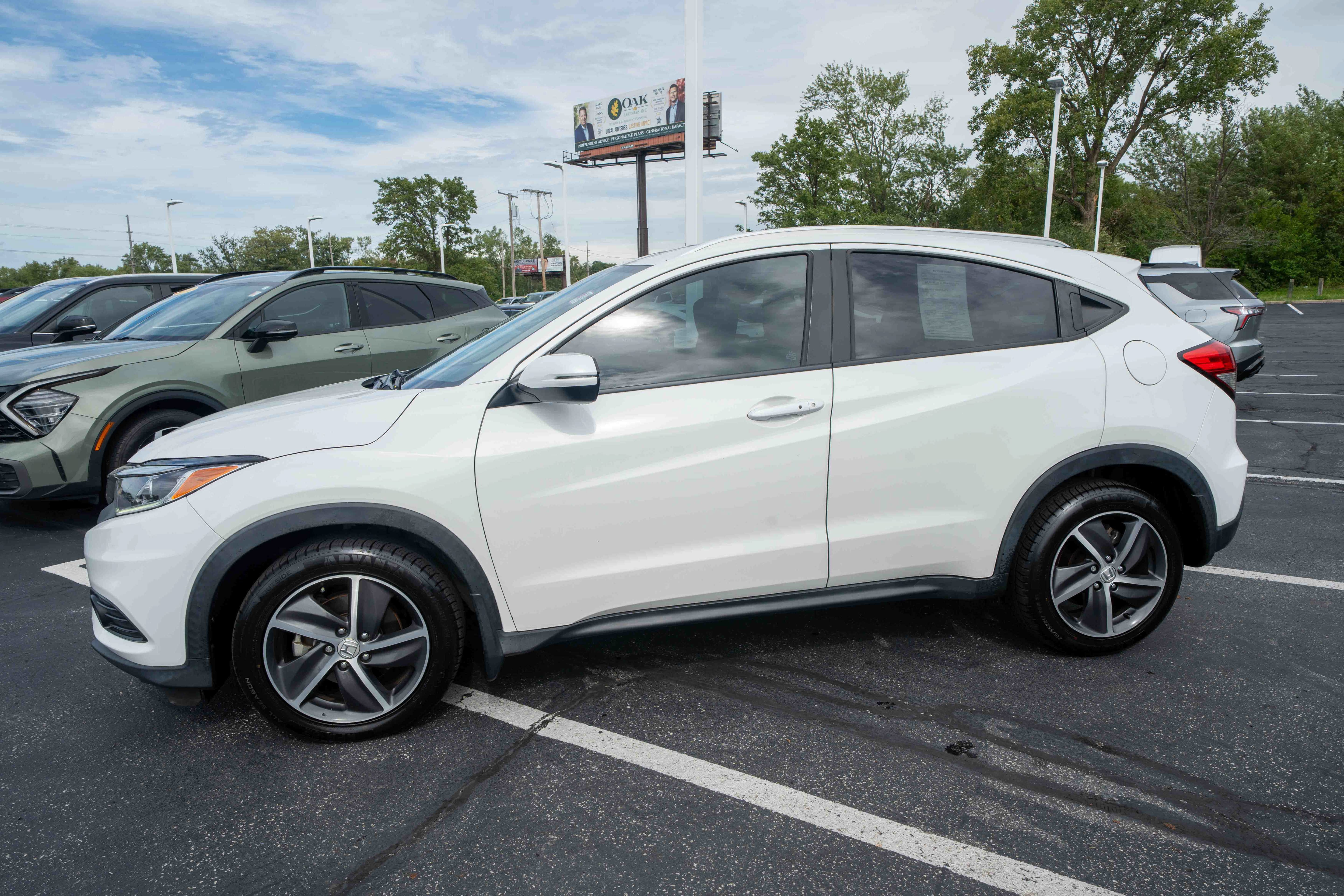 Certified 2022 Honda HR-V EX-L image 3