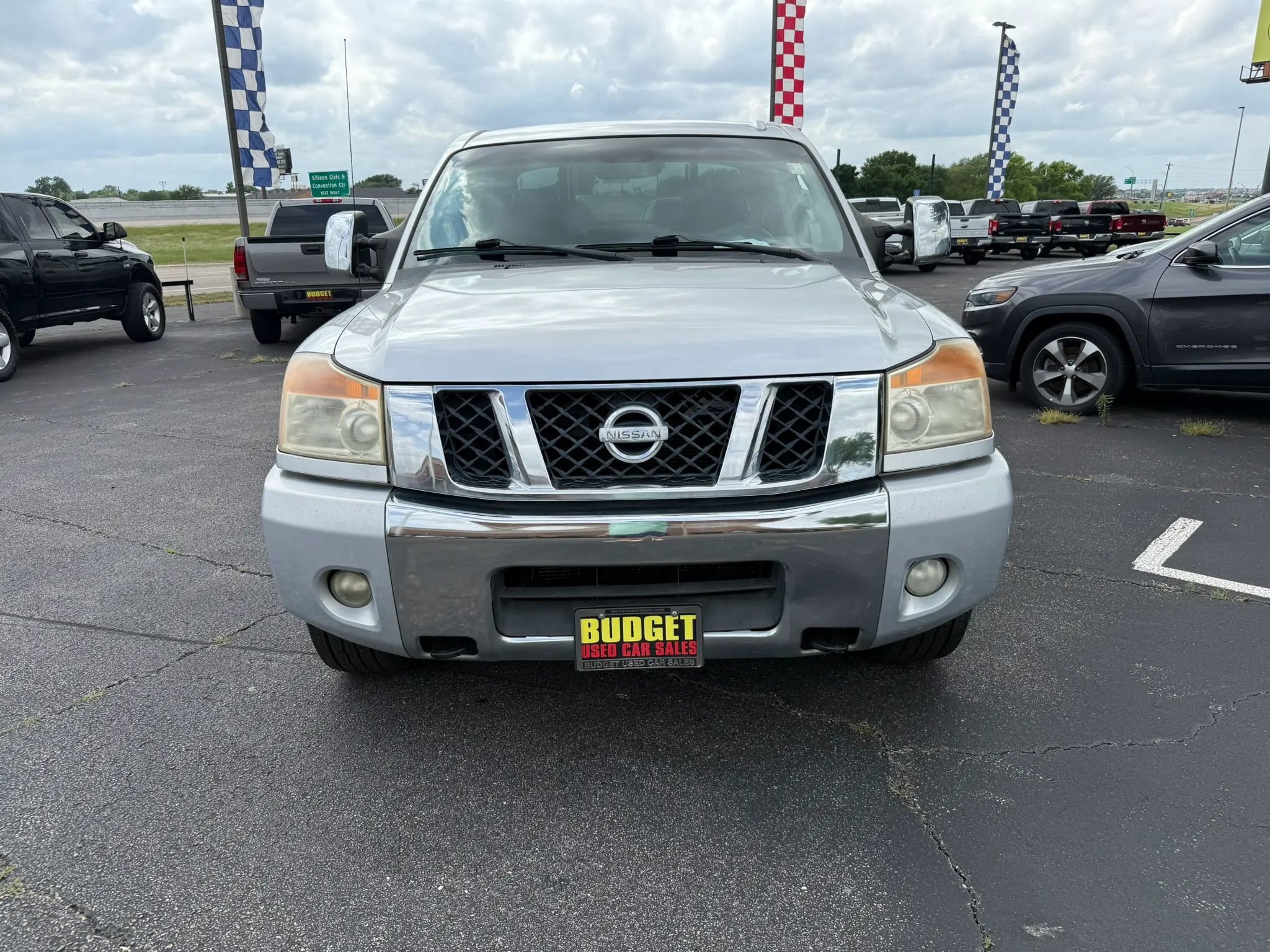 Used 2009 Nissan Titan LE w/ LE Max Utility Pkg RWD image 2