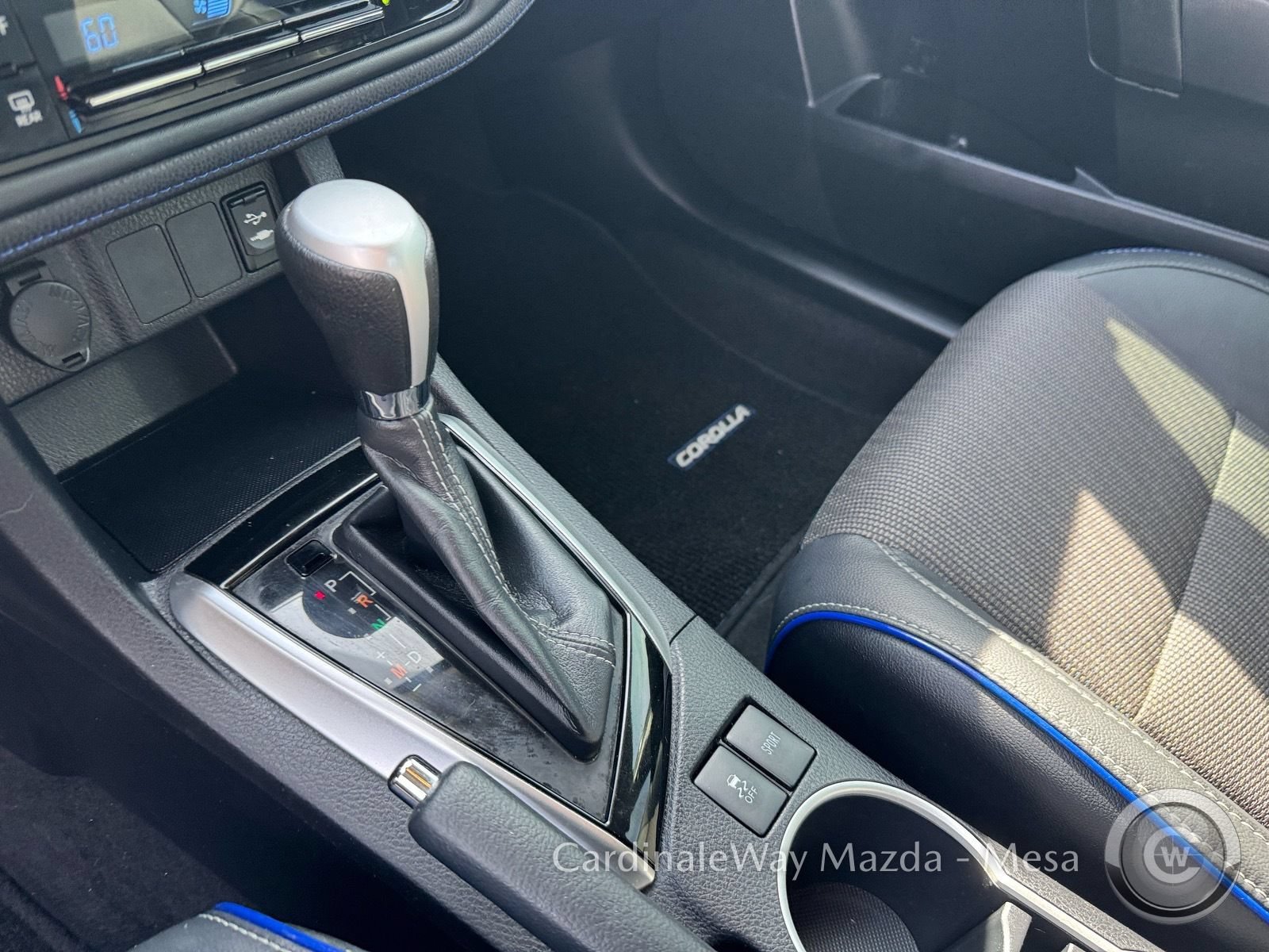 Used 2019 Toyota Corolla SE w/ Carpet Mat Package (TMS) FWD image 25