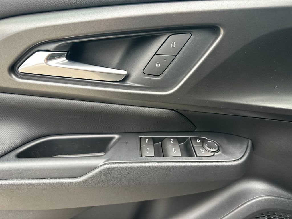 Used 2026 Chevrolet Equinox EV LT w/ Comfort Package image 10