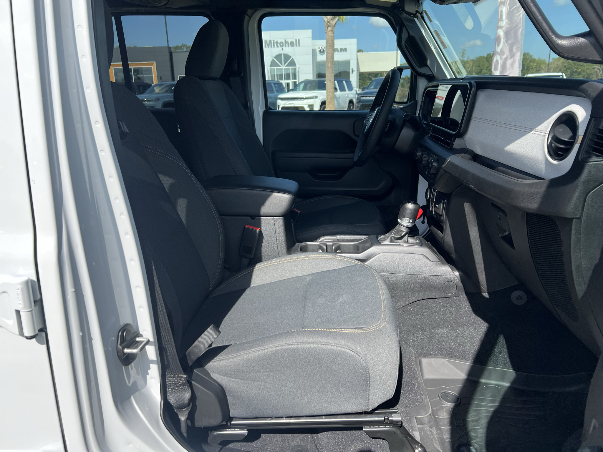 Used 2025 Jeep Wrangler Unlimited Sport AWD/4WD image 14