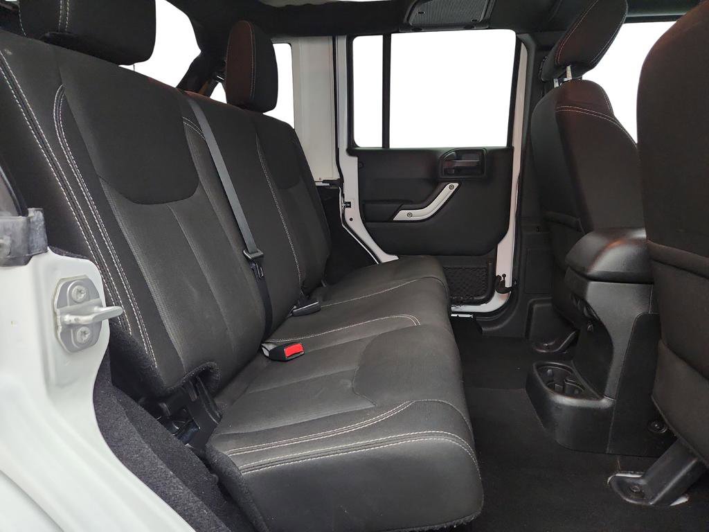Used 2018 Jeep Wrangler Unlimited Sahara w/ Dual Top Group image 26