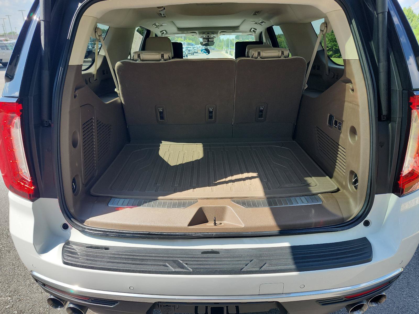 Certified 2023 GMC Yukon XL Denali w/ Denali Reserve Package AWD/4WD image 11