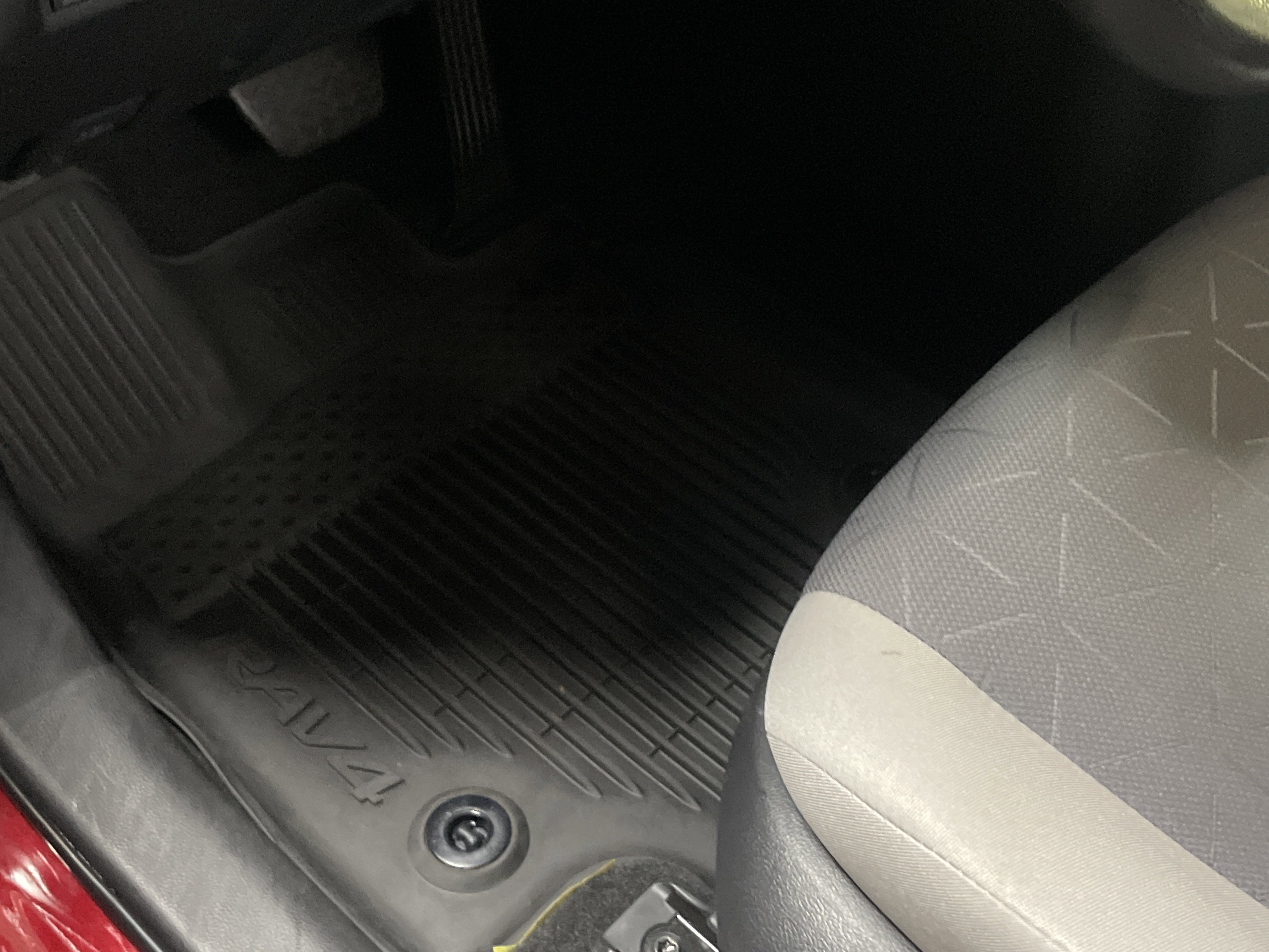 Used 2024 Toyota RAV4 XLE image 17