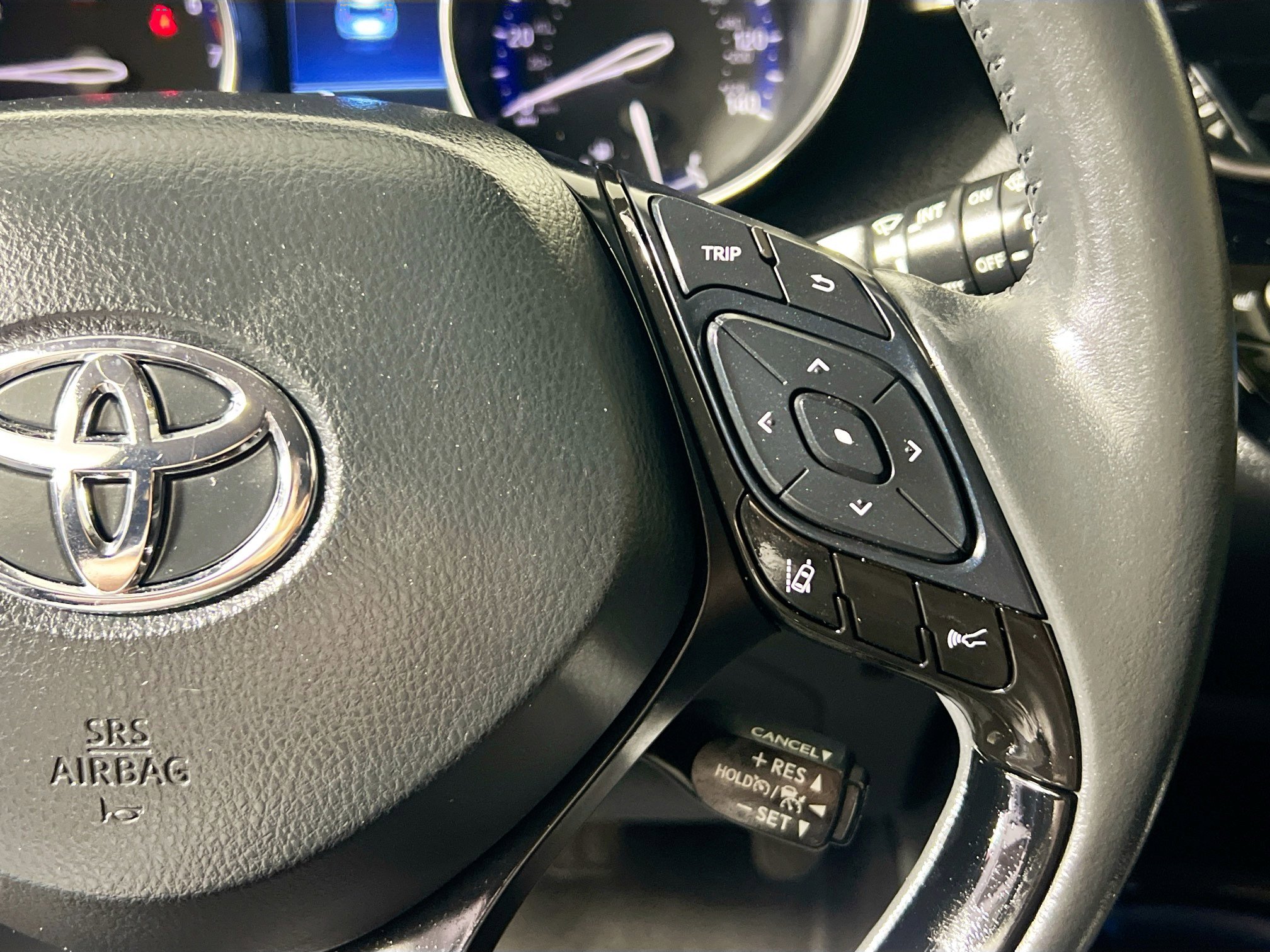 Used 2021 Toyota C-HR Limited image 19