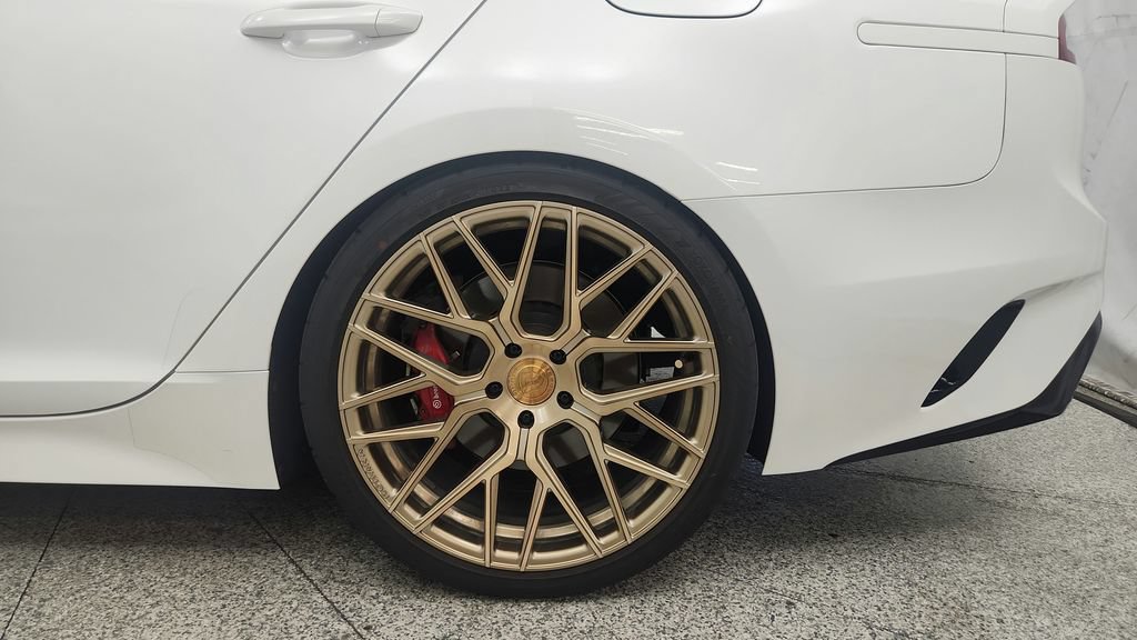 Used 2021 Kia Stinger GT1 image 29
