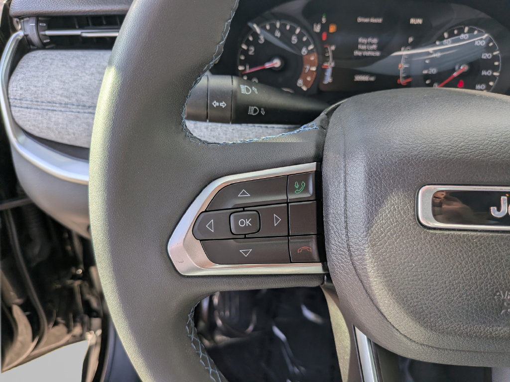 Used 2022 Jeep Compass Latitude FWD image 27