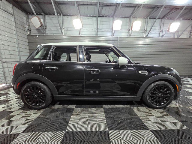 Used 2019 MINI Cooper 4-Door Hardtop image 9