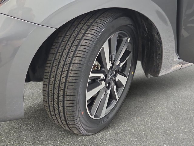 Used 2025 Nissan Versa SV FWD image 30