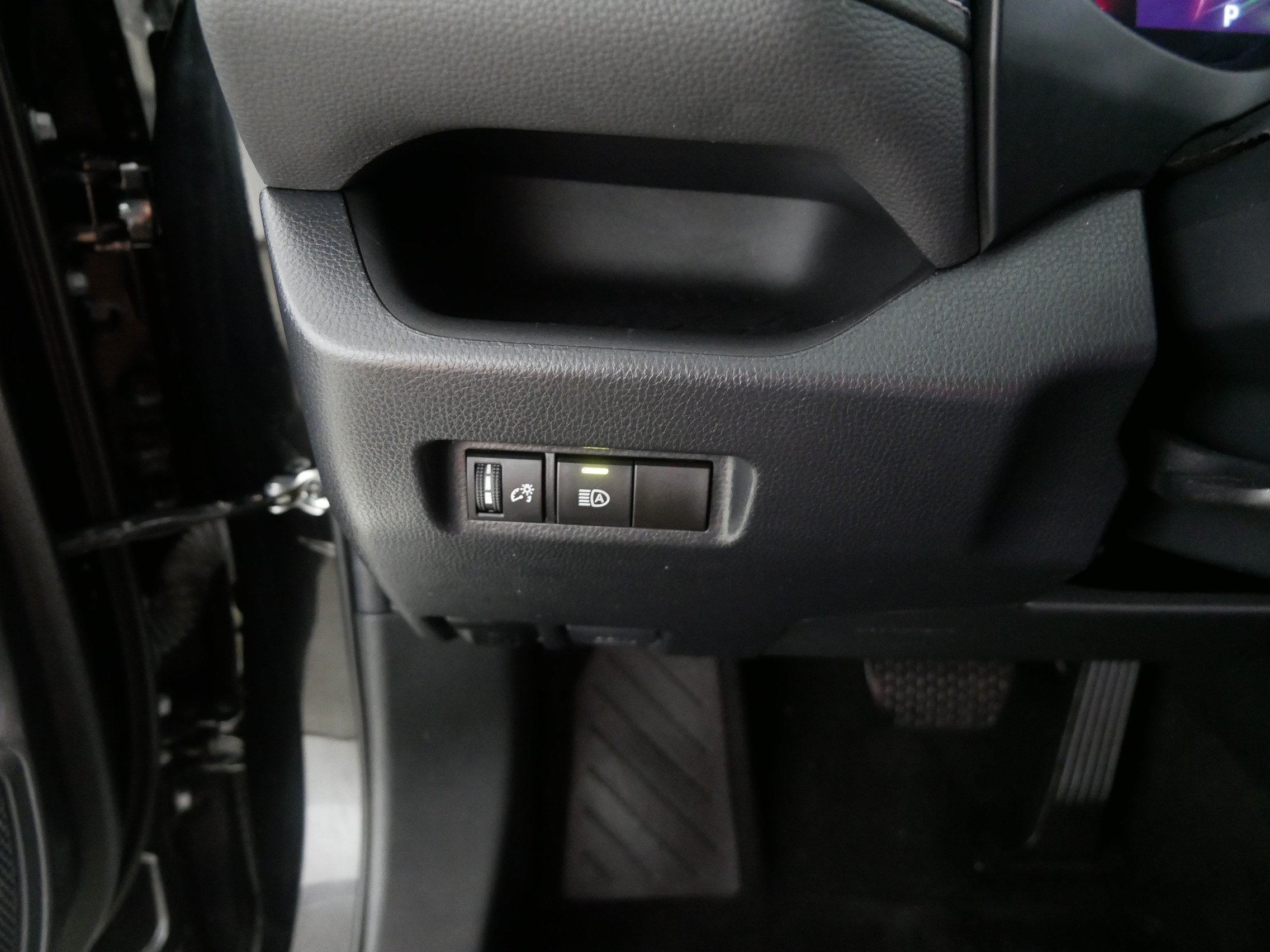 Used 2023 Toyota RAV4 XLE AWD/4WD image 26