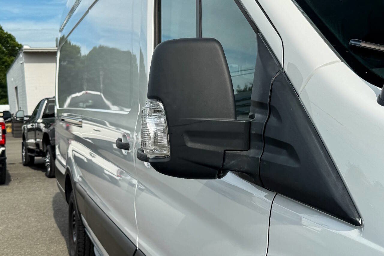 Used 2022 Ford E-Transit 148 High Roof Extended RWD image 10