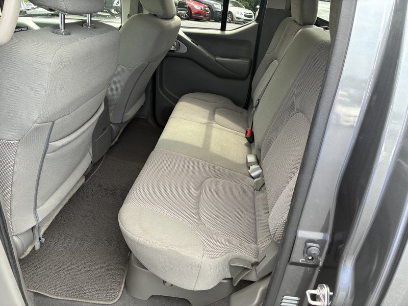 Used 2020 Nissan Frontier SV w/ Midnight Edition Floor Mats RWD image 16