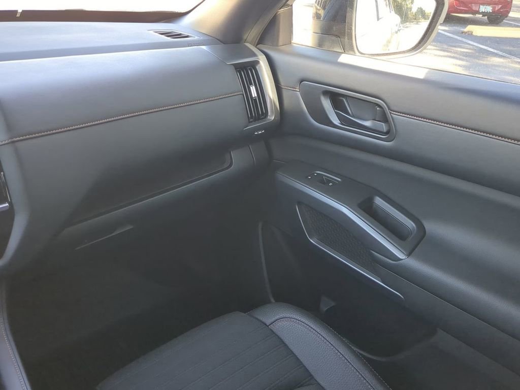 Certified 2023 Nissan Pathfinder Rock Creek image 17