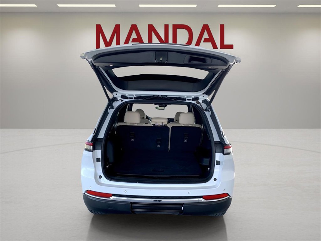 Used 2023 Jeep Grand Cherokee Limited image 22