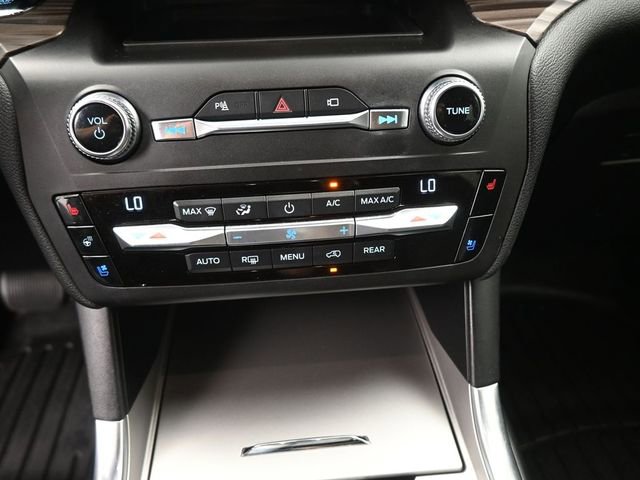 Used 2020 Ford Explorer Limited image 6