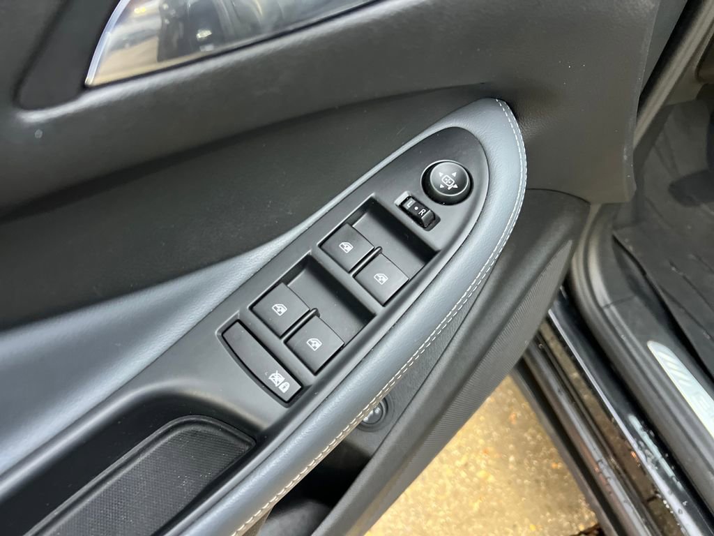 Used 2020 Buick Envision Essence w/ Experience Buick Package image 13