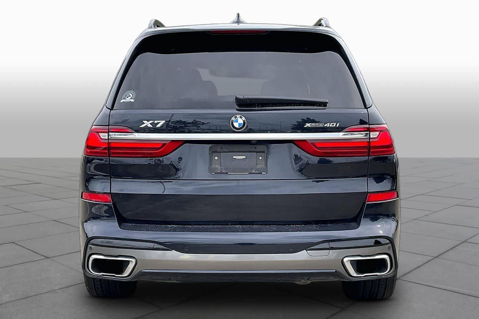 Used 2022 BMW X7 xDrive40i w/ M Sport Package AWD/4WD image 4