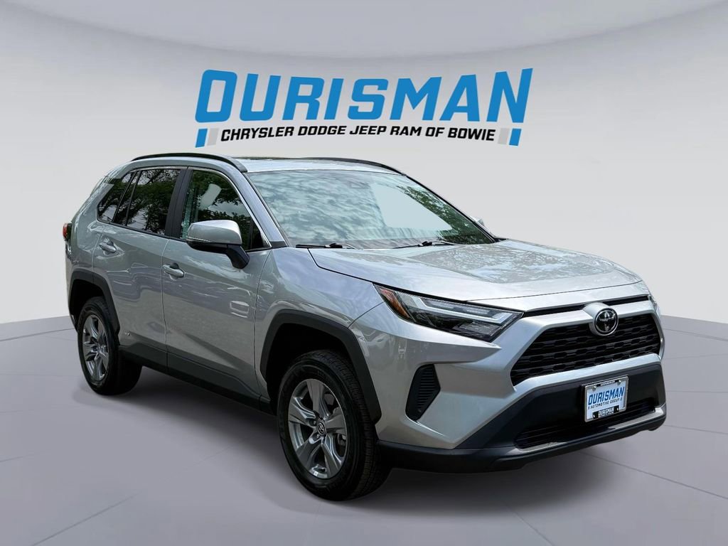 Used 2025 Toyota RAV4 XLE w/ Convenience Package AWD/4WD image 1