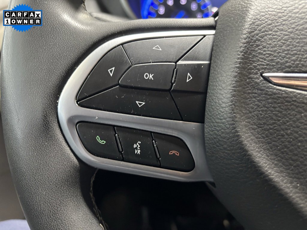 Used 2024 Chrysler Pacifica Touring-L image 16