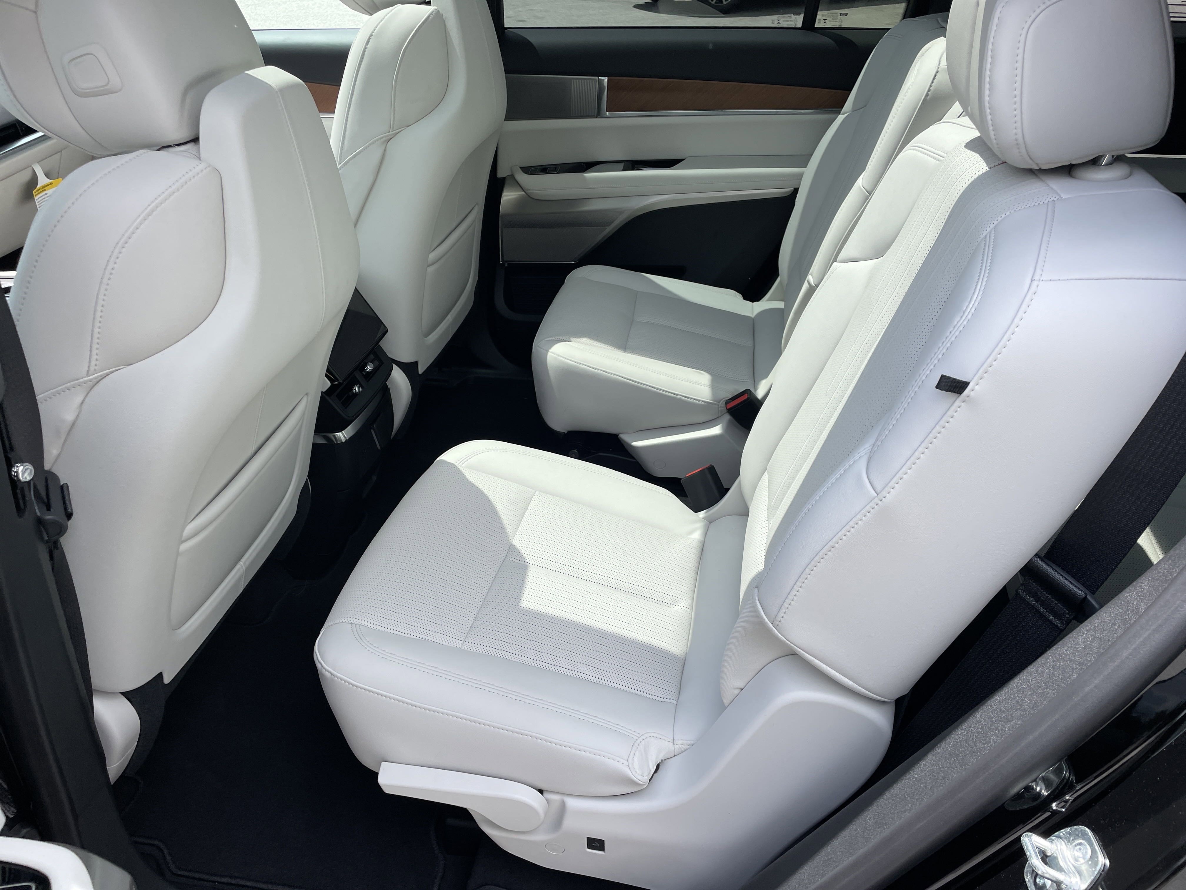 New 2026 Cadillac Vistiq Luxury image 15