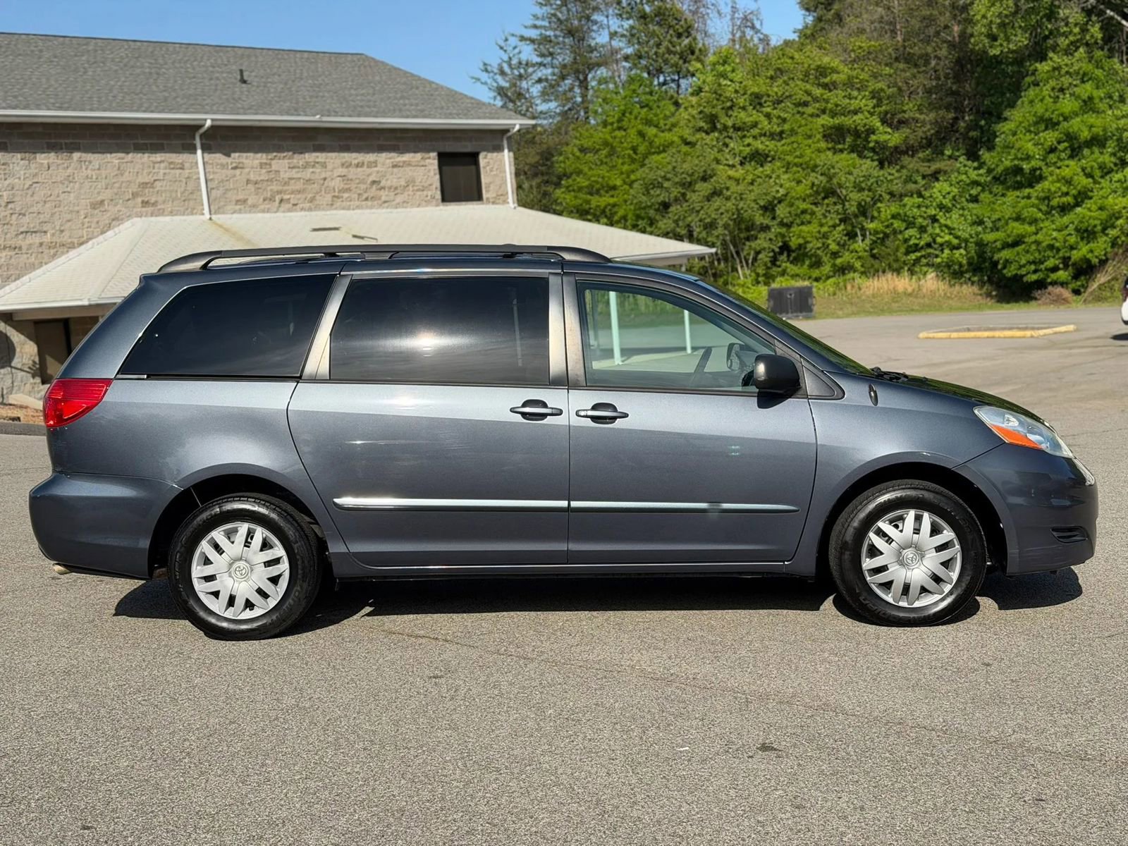 Used 2008 Toyota Sienna LE FWD image 9