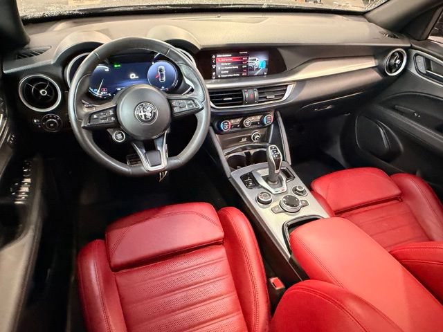 Used 2024 Alfa Romeo Stelvio Veloce AWD/4WD image 11