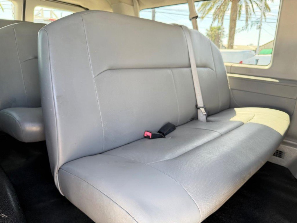 Used 2008 Ford E-350 and Econoline 350 Extended Wagon Super Duty RWD image 28