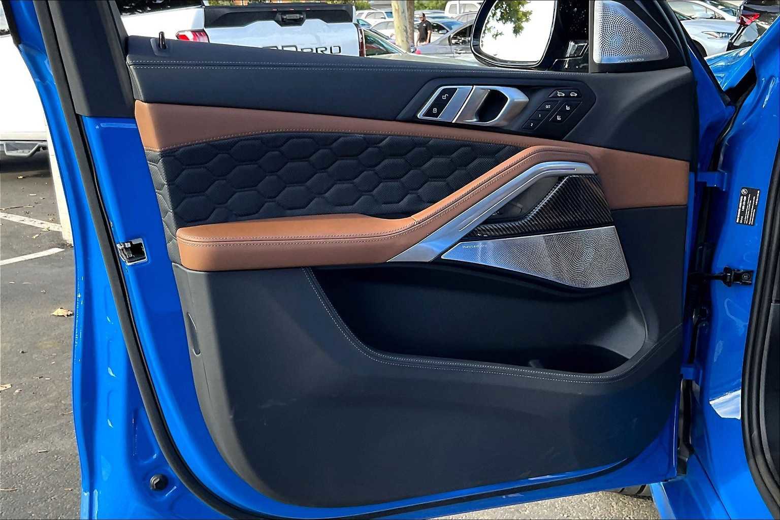 Used 2025 BMW X6 M Competition w/ Executive Package image 26