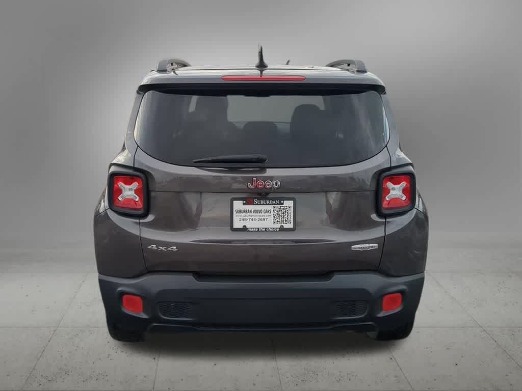 Used 2017 Jeep Renegade Latitude w/ Cold Weather Group AWD/4WD image 5