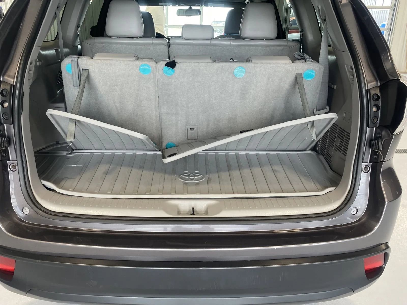 Used 2014 Toyota Highlander XLE AWD/4WD image 17