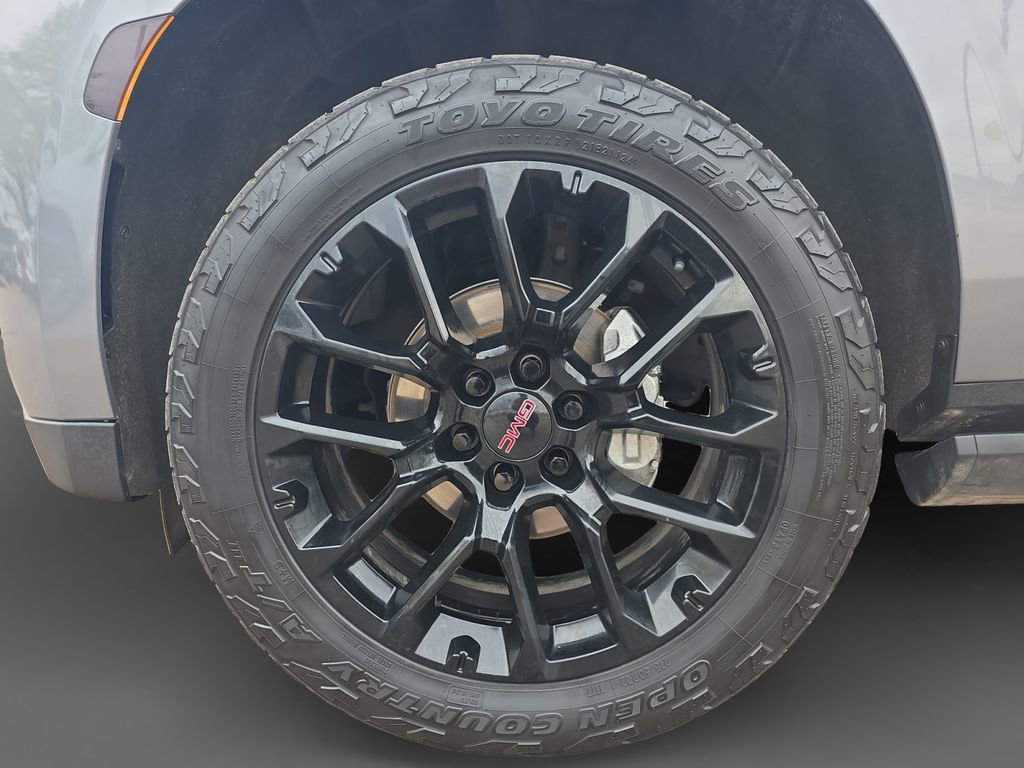 Used 2022 GMC Yukon XL Denali AWD/4WD image 16