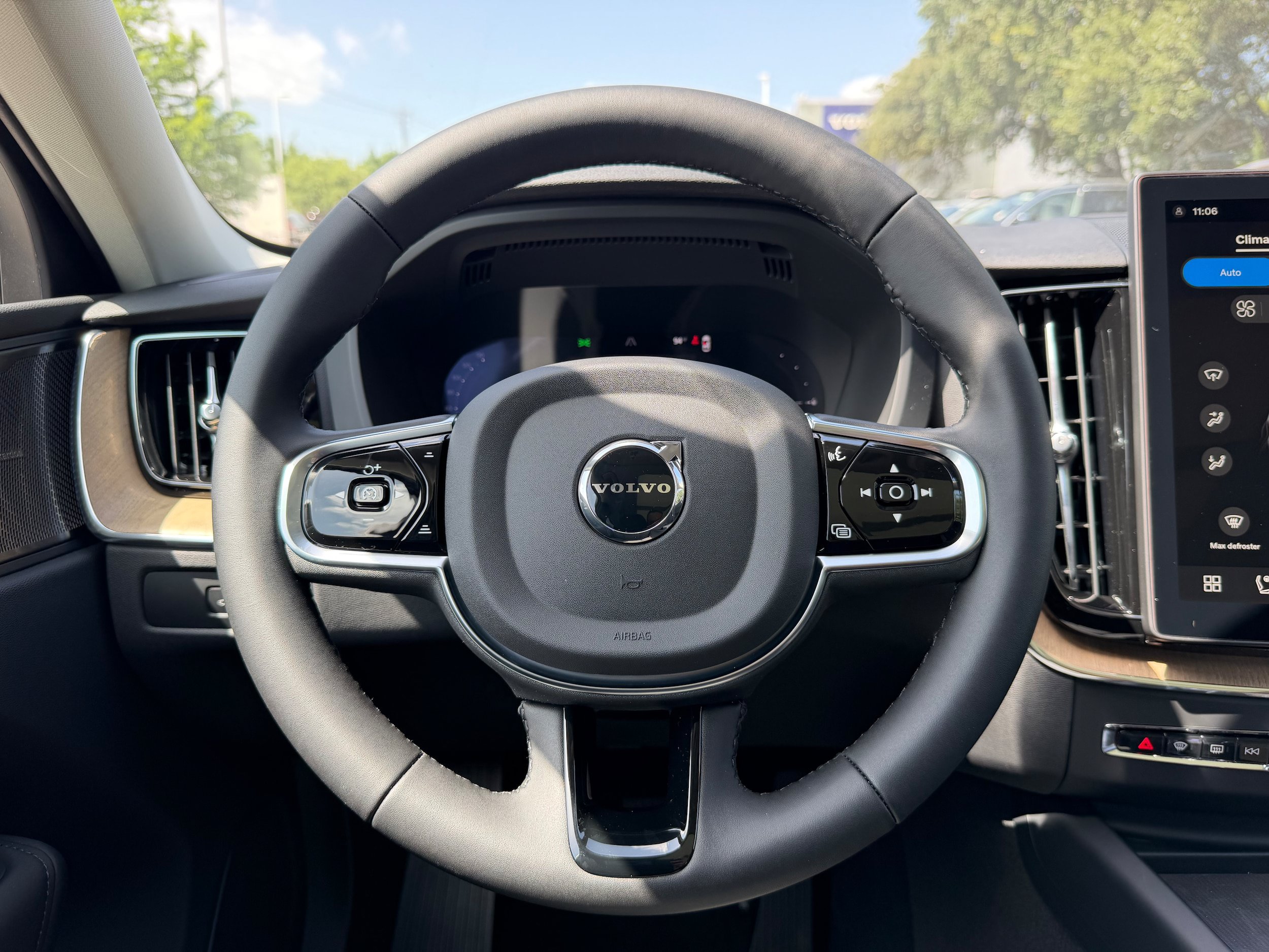 New 2026 Volvo XC60 T8 Plus w/ Climate Package AWD/4WD image 14