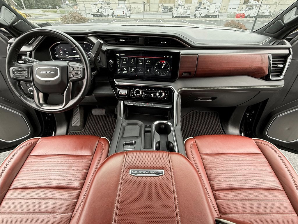 Used 2024 GMC Sierra 3500 Denali Ultimate image 3