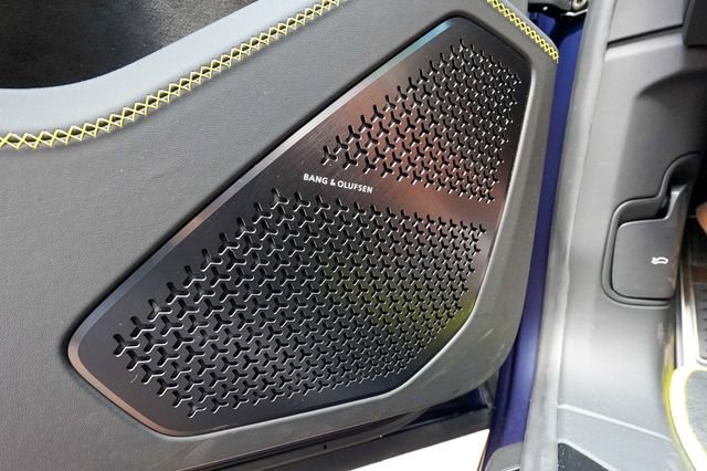 Used 2025 Lamborghini Urus SE image 69