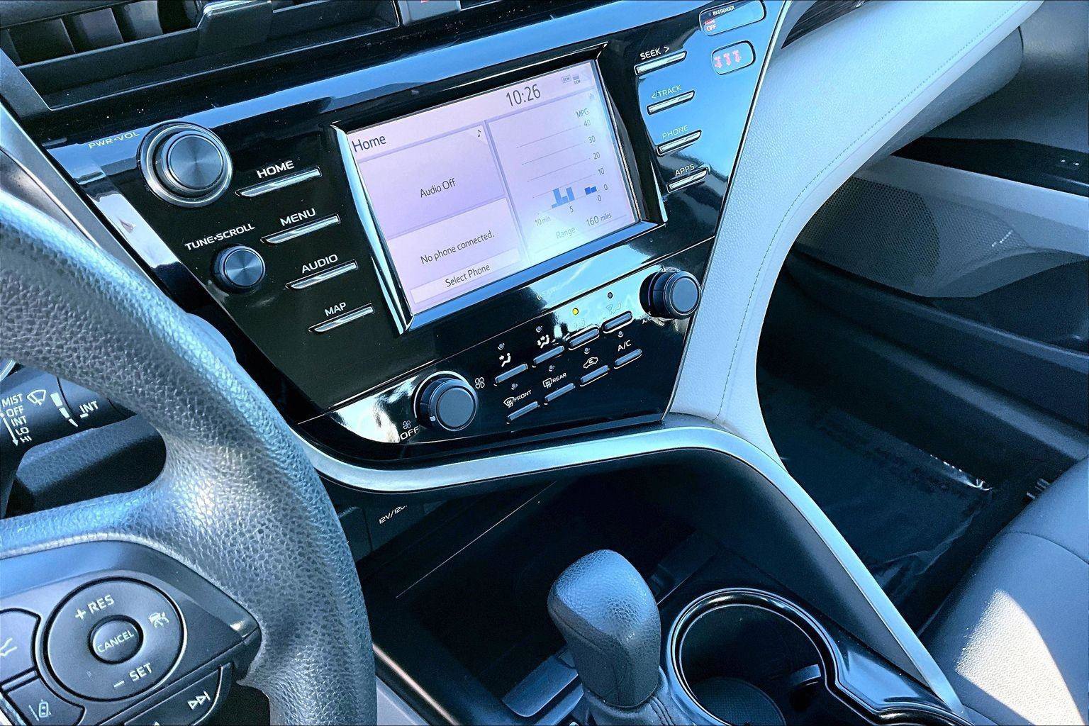 Used 2020 Toyota Camry LE image 8