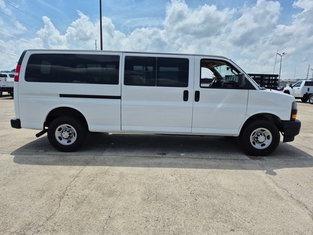 Used 2022 Chevrolet Express 3500 LS RWD image 8