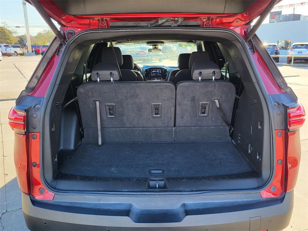 Used 2022 Chevrolet Traverse LT image 12