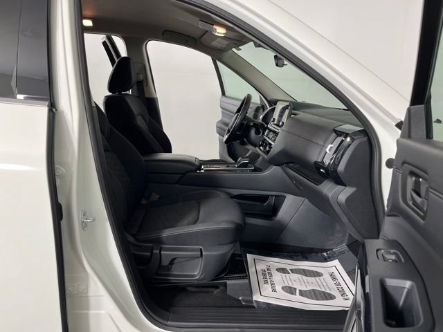 Used 2025 Nissan Pathfinder SV FWD image 41