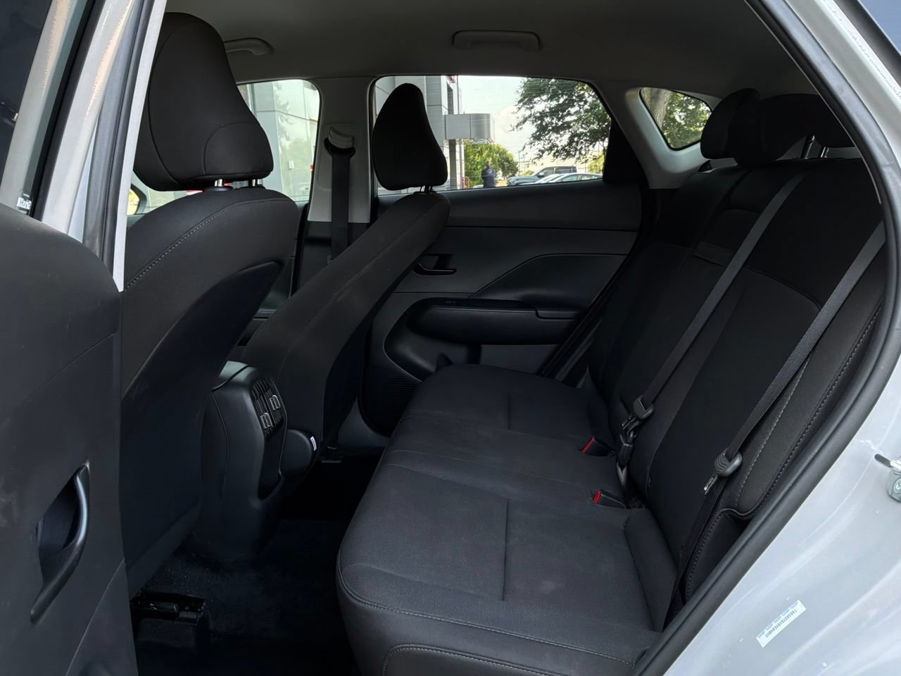 Used 2025 Hyundai Kona SEL FWD image 12