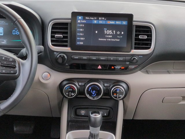 Used 2026 Hyundai Venue SEL FWD image 17