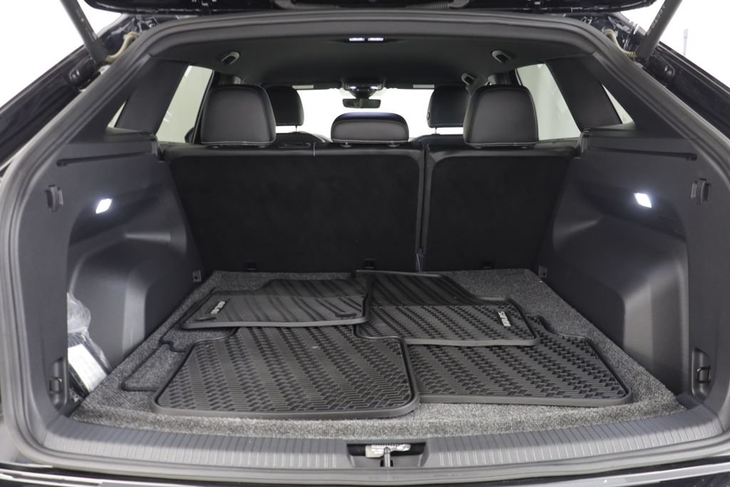 Certified 2024 Volkswagen Atlas Cross Sport SE AWD/4WD image 16