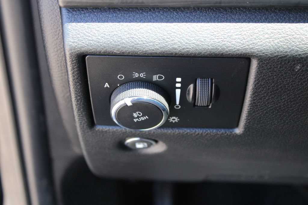Used 2022 Jeep Grand Cherokee Laredo X AWD/4WD image 29